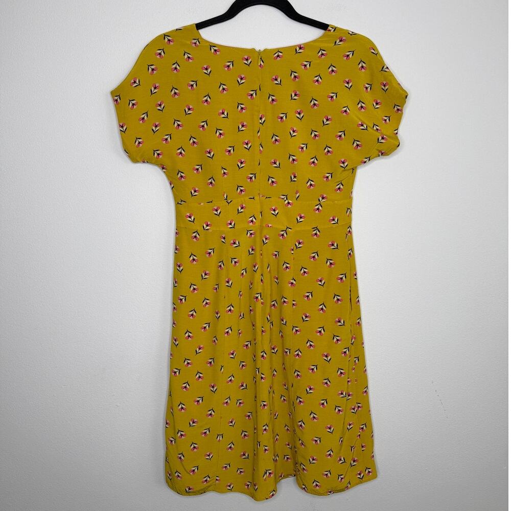 Boden Yellow Floral V-Neck Dress Petite 2P Fit & Flare Lined - Picture 3 of 8